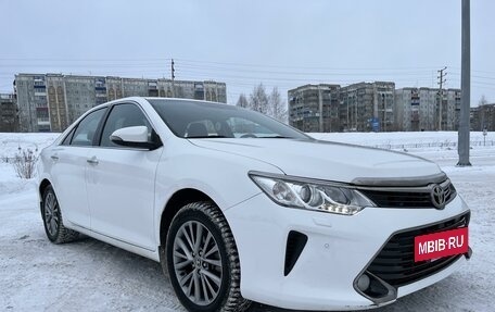 Toyota Camry, 2017 год, 2 350 000 рублей, 12 фотография