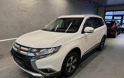 Mitsubishi Outlander III рестайлинг 3, 2018 год, 1 899 000 рублей, 1 фотография