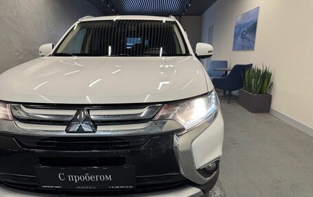 Mitsubishi Outlander III рестайлинг 3, 2018 год, 1 899 000 рублей, 16 фотография