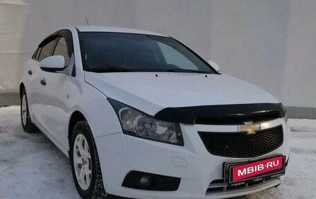 Chevrolet Cruze II, 2011 год, 689 000 рублей, 3 фотография