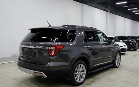 Ford Explorer VI, 2017 год, 2 499 000 рублей, 2 фотография