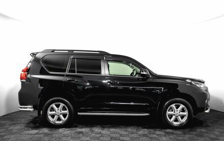 Toyota Land Cruiser Prado 150 рестайлинг 2, 2019 год, 6 300 000 рублей, 4 фотография