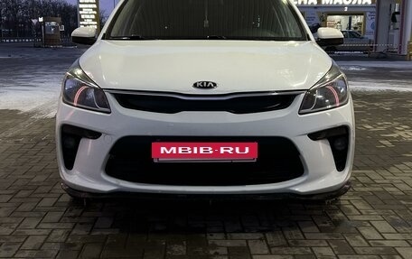 KIA Rio IV, 2018 год, 1 050 000 рублей, 2 фотография