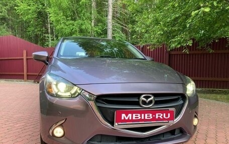 Mazda Demio IV, 2015 год, 850 000 рублей, 1 фотография