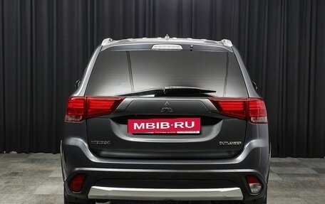 Mitsubishi Outlander III рестайлинг 3, 2015 год, 2 049 000 рублей, 5 фотография