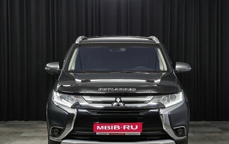 Mitsubishi Outlander III рестайлинг 3, 2015 год, 2 049 000 рублей, 2 фотография