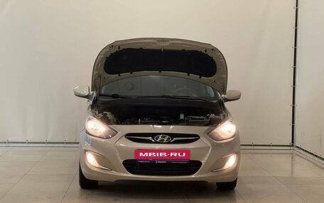 Hyundai Solaris II рестайлинг, 2012 год, 925 000 рублей, 4 фотография