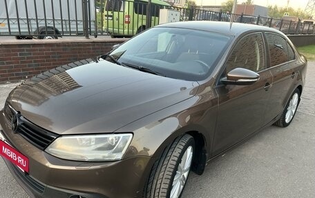 Volkswagen Jetta VI, 2012 год, 835 000 рублей, 3 фотография