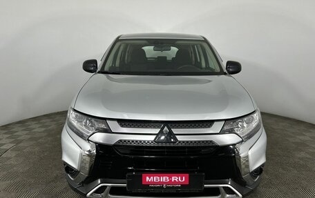 Mitsubishi Outlander III рестайлинг 3, 2019 год, 2 199 000 рублей, 2 фотография