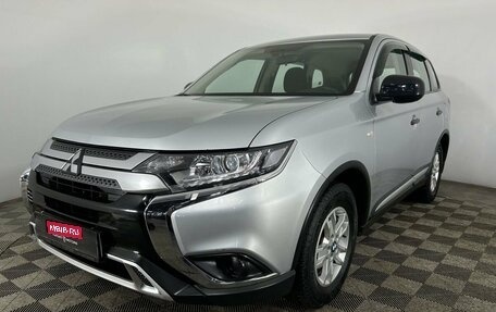 Mitsubishi Outlander III рестайлинг 3, 2019 год, 2 199 000 рублей, 1 фотография