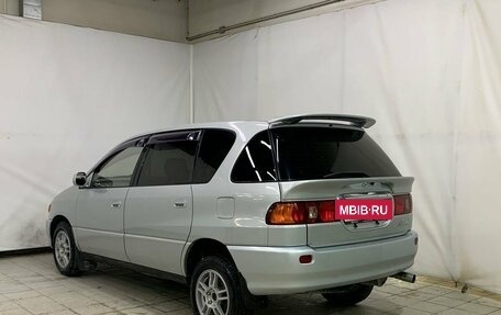 Toyota Ipsum II, 2000 год, 670 000 рублей, 7 фотография