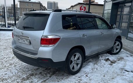 Toyota Highlander III, 2011 год, 2 149 000 рублей, 2 фотография