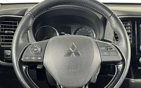 Mitsubishi Outlander III рестайлинг 3, 2022 год, 2 779 000 рублей, 15 фотография