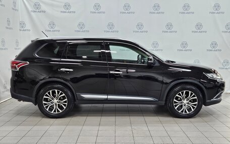 Mitsubishi Outlander III рестайлинг 3, 2015 год, 1 705 000 рублей, 4 фотография