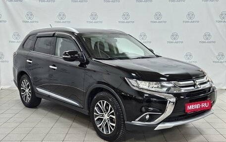 Mitsubishi Outlander III рестайлинг 3, 2015 год, 1 705 000 рублей, 3 фотография