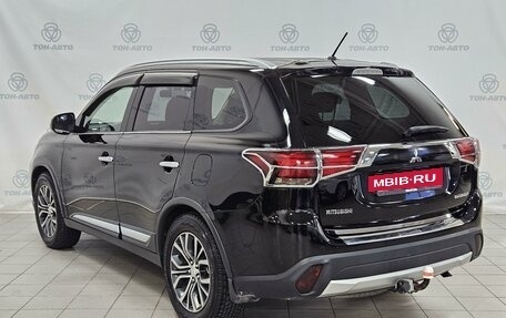 Mitsubishi Outlander III рестайлинг 3, 2015 год, 1 705 000 рублей, 7 фотография