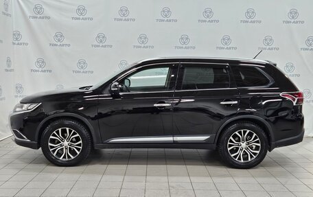 Mitsubishi Outlander III рестайлинг 3, 2015 год, 1 705 000 рублей, 8 фотография