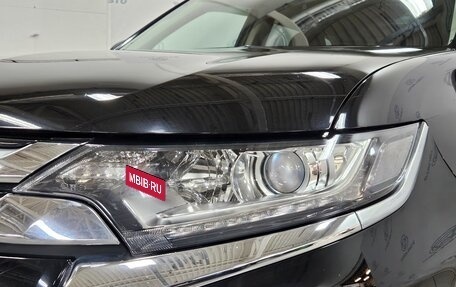 Mitsubishi Outlander III рестайлинг 3, 2015 год, 1 705 000 рублей, 10 фотография