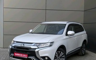 Mitsubishi Outlander III рестайлинг 3, 2019 год, 1 849 000 рублей, 1 фотография