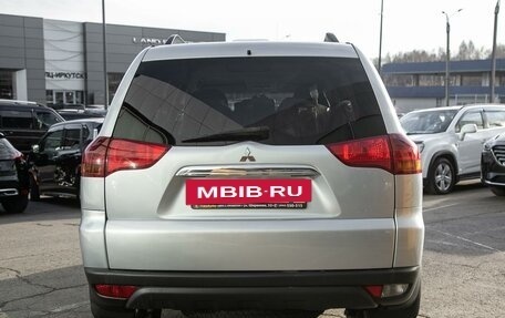 Mitsubishi Pajero Sport II рестайлинг, 2013 год, 1 569 000 рублей, 6 фотография