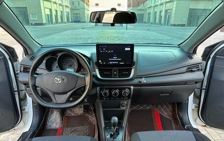 Toyota Yaris XP150 рестайлинг, 2023 год, 1 350 000 рублей, 10 фотография