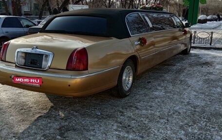 Lincoln Town Car III рестайлинг, 1998 год, 800 000 рублей, 3 фотография