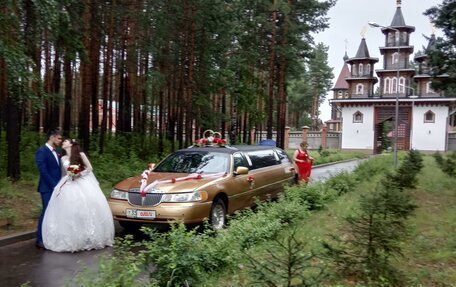 Lincoln Town Car III рестайлинг, 1998 год, 800 000 рублей, 5 фотография