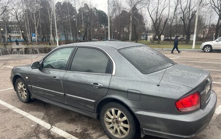 Hyundai Sonata IV рестайлинг, 2005 год, 600 000 рублей, 3 фотография