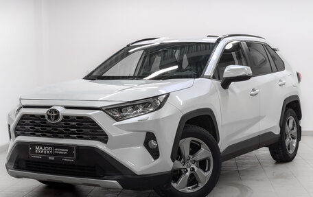 Toyota RAV4, 2021 год, 3 435 000 рублей, 1 фотография