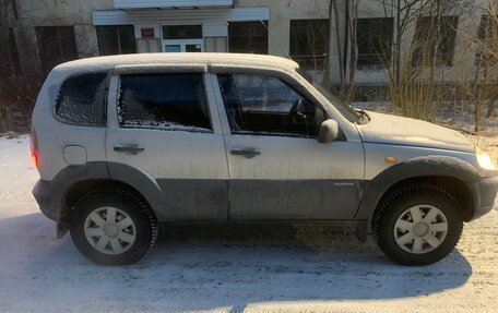 Chevrolet Niva I рестайлинг, 2009 год, 530 000 рублей, 3 фотография