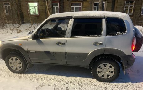 Chevrolet Niva I рестайлинг, 2009 год, 530 000 рублей, 5 фотография