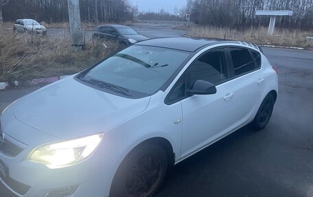 Opel Astra J, 2011 год, 780 000 рублей, 2 фотография