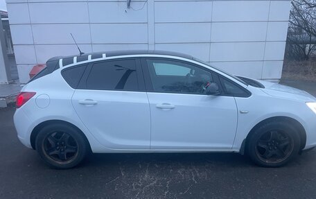 Opel Astra J, 2011 год, 780 000 рублей, 4 фотография