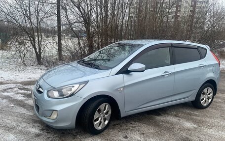 Hyundai Solaris II рестайлинг, 2011 год, 850 000 рублей, 2 фотография