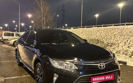 Toyota Camry, 2017 год, 2 300 000 рублей, 3 фотография