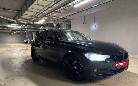 BMW 3 серия, 2015 год, 1 900 000 рублей, 12 фотография