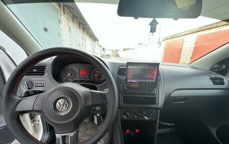 Volkswagen Polo VI (EU Market), 2011 год, 1 000 000 рублей, 16 фотография