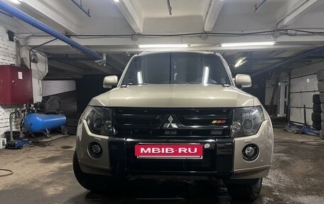 Mitsubishi Pajero IV, 2007 год, 2 000 000 рублей, 4 фотография