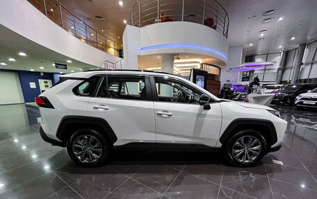 Toyota RAV4, 2024 год, 4 790 000 рублей, 8 фотография