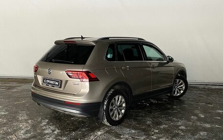 Volkswagen Tiguan II, 2018 год, 2 997 000 рублей, 6 фотография