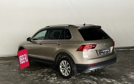 Volkswagen Tiguan II, 2018 год, 2 997 000 рублей, 4 фотография