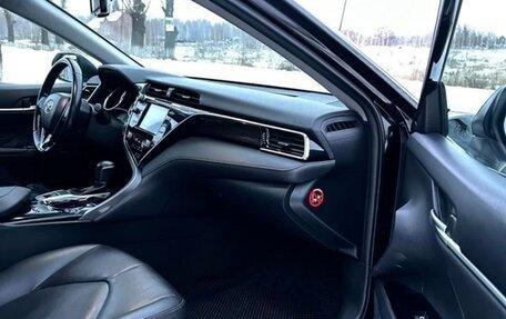 Toyota Camry, 2019 год, 3 200 000 рублей, 25 фотография