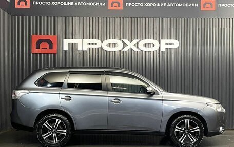 Mitsubishi Outlander III рестайлинг 3, 2012 год, 1 627 000 рублей, 26 фотография