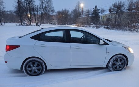 Hyundai Solaris II рестайлинг, 2014 год, 830 000 рублей, 3 фотография