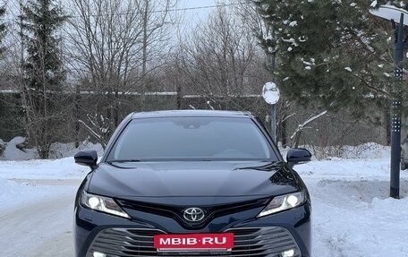 Toyota Camry, 2018 год, 2 650 000 рублей, 2 фотография