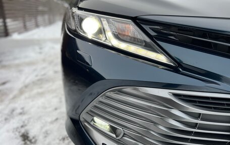 Toyota Camry, 2018 год, 2 650 000 рублей, 12 фотография