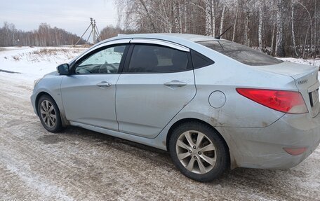 Hyundai Solaris II рестайлинг, 2011 год, 800 000 рублей, 3 фотография