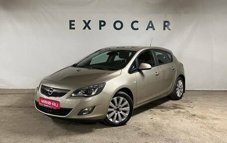 Opel Astra J, 2011 год, 790 000 рублей, 1 фотография