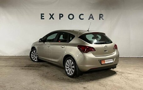 Opel Astra J, 2011 год, 790 000 рублей, 3 фотография