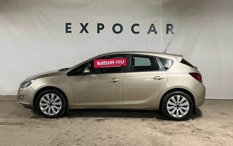 Opel Astra J, 2011 год, 790 000 рублей, 2 фотография